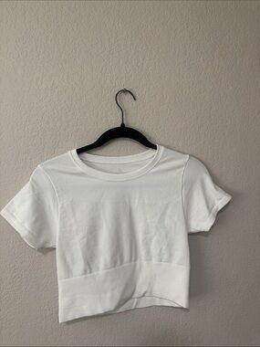 aerie White Crew Neck Cropped Tee